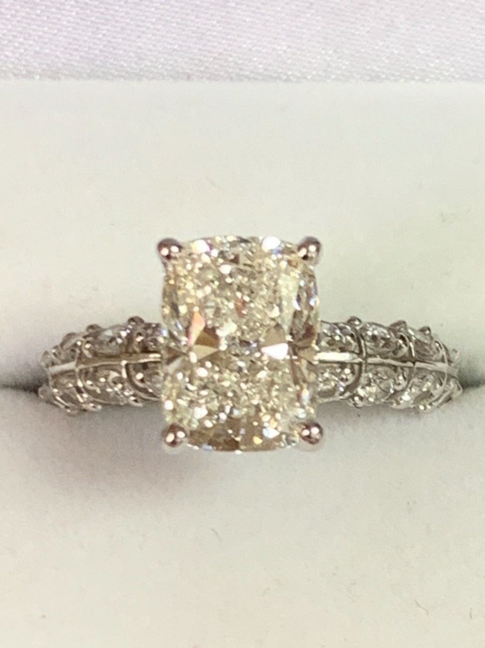 3.06 ct E VVS2 IGI Certified Lab diamond ring with side stones QUICK SHIP